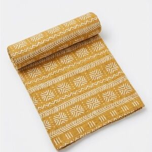 NWT• LifeTree Bamboo Cotton Swaddle 47x47 Gender Neutral Boho Mustard Print